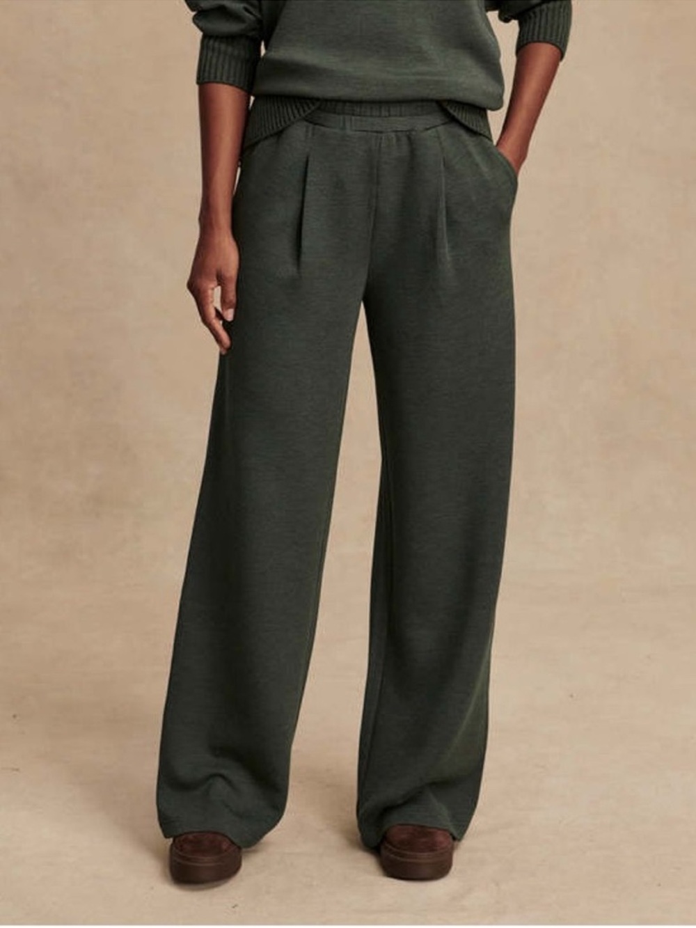 Varley The Extra Wide Leg Spring Pant 32" in Olive Size XS